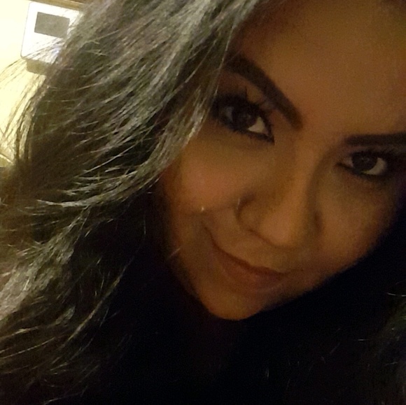 Meet your Posher, Rocio - Picture 1 of 1